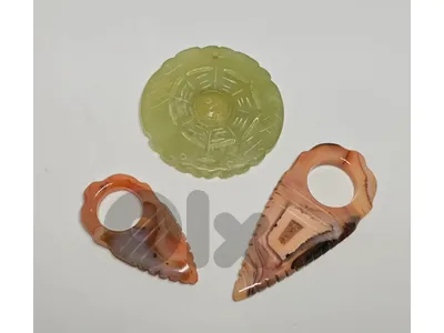 3 vintage pendants in green jade & jasper & banded agate