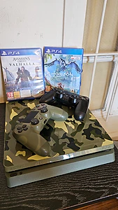 PS4 1TB + 2 Controllers