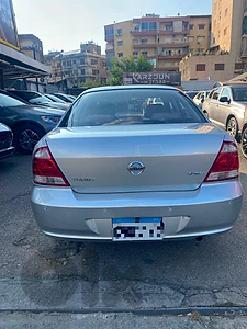 Nissan Sunny 2010