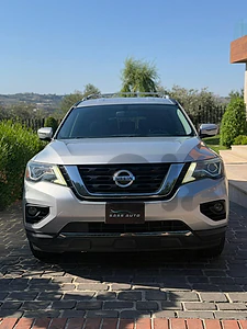 2018 Nissan Pathfinder SV