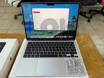 MacBook Air M4 13 / 16GB DDR5 - 256GB Nvme / Open Box / Battery 100%