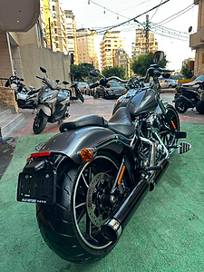 Harley Davidson ( BREAKOUT ) 103 1690 Cc