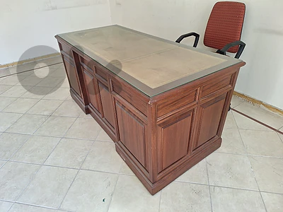 مكتب ريجنسي انجليزي قديم خشب جوز مسيف وجه جلد طبيعي سعر لقطة desk