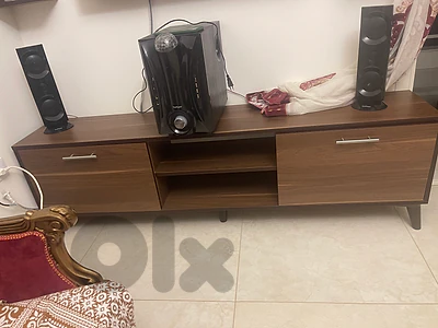 طاولة tv