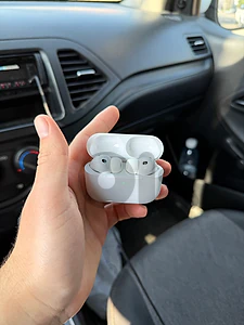 AirPods Pro 3 (in verry good condition)
