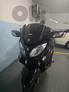 burgman suzuki 650cc like new
