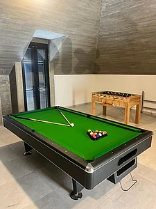 Pool table 8 Ft بلاط