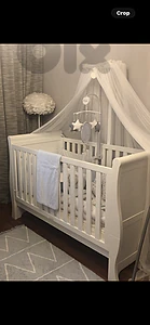 baby crib/bed