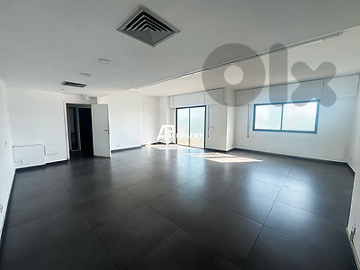 Office for Rent In Sodeco - مكتب للأجار في الأشرفية