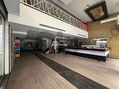 3 Floors - Restaurant With Hood in Badaro