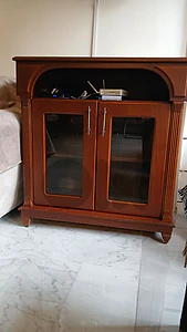 طاولة تلفزيون