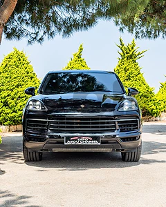 Porsche Cayenne 2019 V6 . Clean carfax