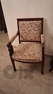 كرسه عدد ٢ بارحيه خشب مسيف السعر ٨٠