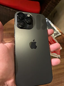 Iphone 14 pro max 256Gb batt health : 82%