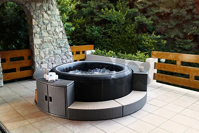 MSpa Camaro Luxury Inflatable Hot Tub - 6 Person (Brand New