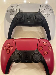 PS5 controllers
