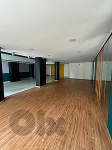 Shop in a good location in Badaro for rent /محل تجاري في بدارو للايجار