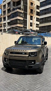 Land Rover Defender 2020 HSE first edition P400 V6 , low mileage,