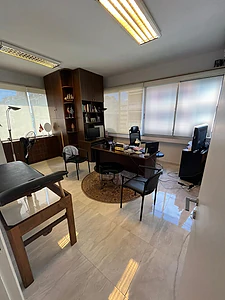 Furnished Office for Rent in Badaro  مكتب مفروش للإيجار في بادارو