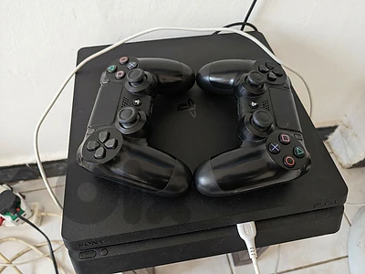 بلاي ستايشن 4 مع مسكتان اوريجينال مع gta 5
