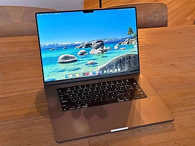 macbook pro M2 max
