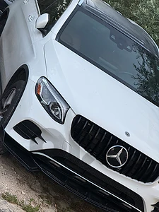 GLC-Class Amg package 2019 4 matic clen carfax 98000km only