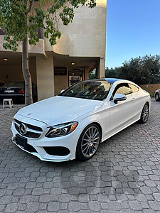 Mercedes C 300 coupe AMG-line 2017 white on red (clean carfax-81000 miles)