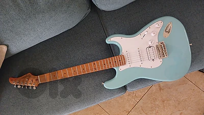 Electric guitar + Laney amp + accessories
