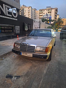 Mercedes-Benz 200 Series 1986 e230