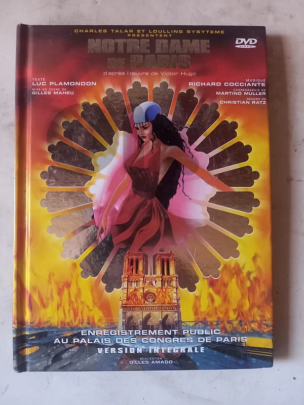 DVD Notre-Dame de Paris musical filmed live at the Palais des C
