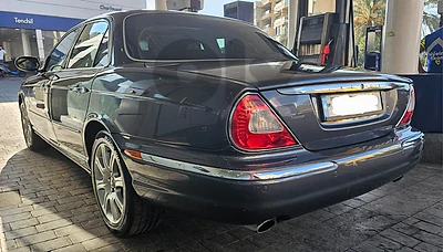 Jaguar XJ8 2005 v8