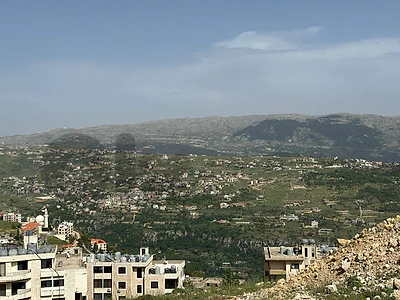 1000m land zone 30/90 Building residential Bhamdoun Village vs Chanai