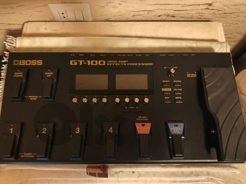 Boss GT100 effect