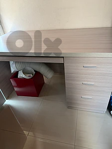 desks