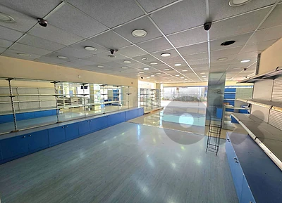 Prime Location 800 Sqm Shop For Sale/ Rent In Hazmieh محل في الحازمية