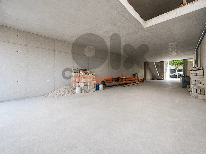 Core&Shell Shop for rent in Hamra CPBMKH41 محل جاهز للتأجير في الحمرا