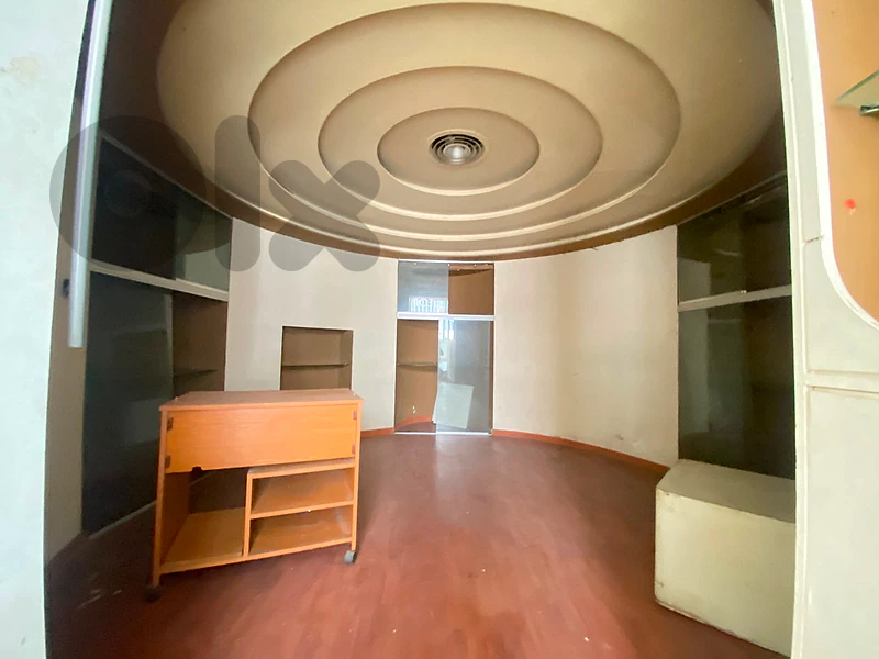 Shop for Rent in Hamraمحل تجاري للإيجار في الحمرا