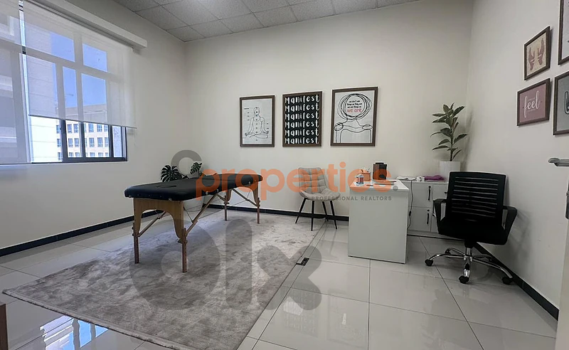 Office For Rent in Downtown Beirut – CPBHS108مكتب للإيجار في وسط بيروت