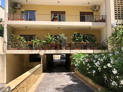 Spacious 4-Bedroom Apartment in Prime Location