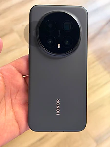 Honor magic 8 pro in perfect condition, warranty till 2027