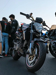 Aprilia Shiver 750 read description