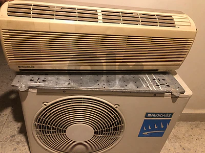 Frigidaire 12000 like new Frigidaire 12000 like new
