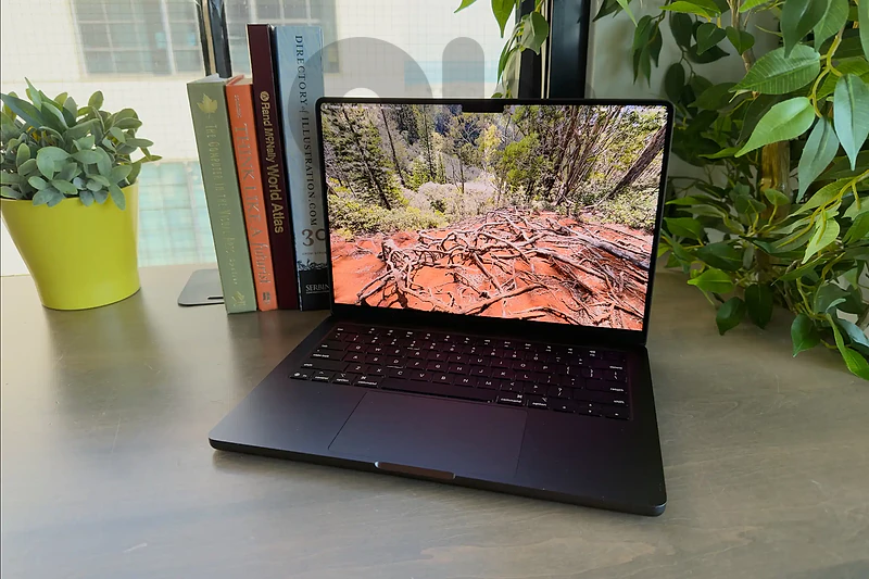 Macbook pro m5- 32gb ram- 1tb ssd