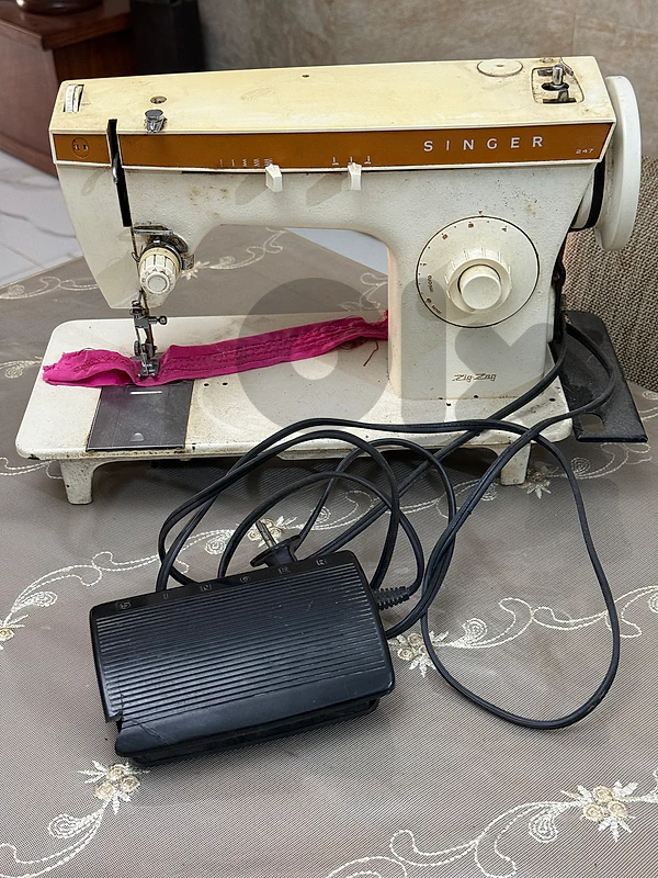 Singer 247 vintage sewing machine