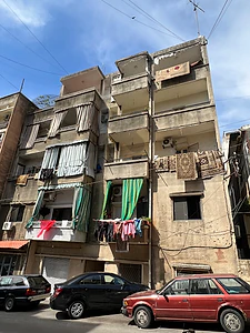 Residential building located in Sin El Fil ٢٤٠٠ سهم