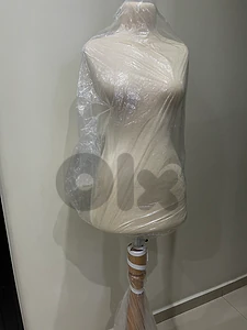 mannequin & Display Gold hangers