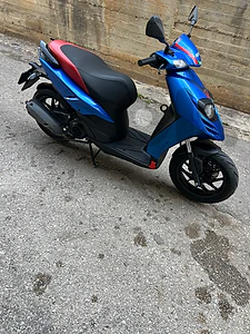 aprilia sr150