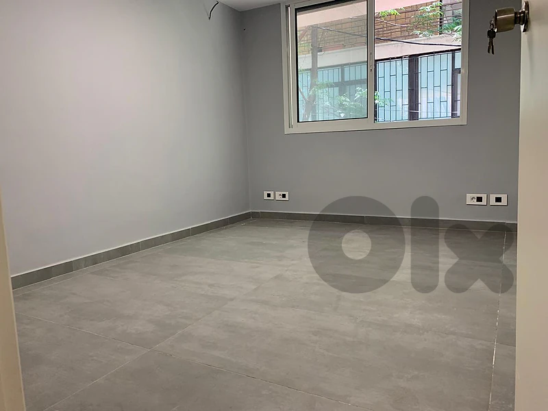 Office for rent in Badaroمكتب للإيجار في بدارو