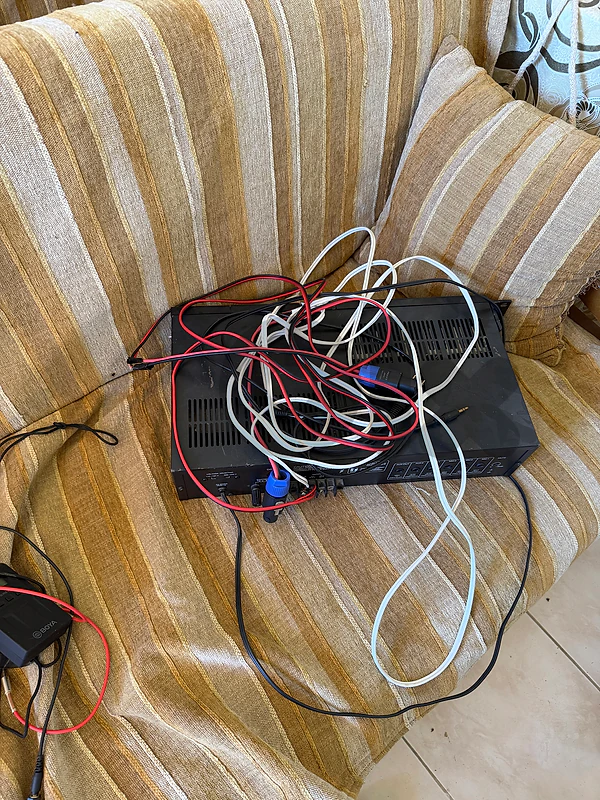 2 speakers & amplifier & mic & stand
