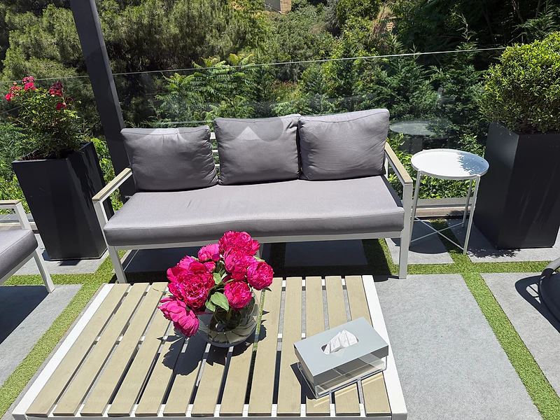 outdoor set Aluminuim in very good condition 5 seaters